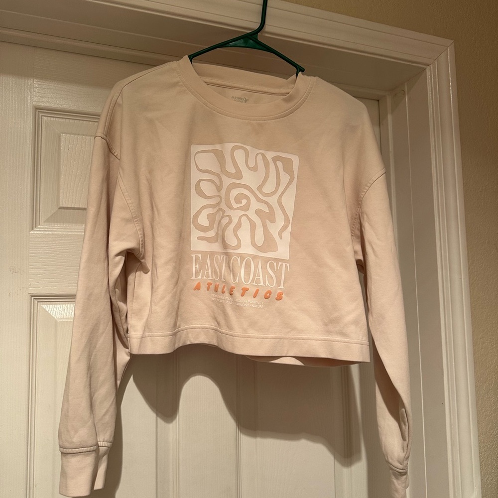 Old Navy Cream Graphic cropped long sleeve